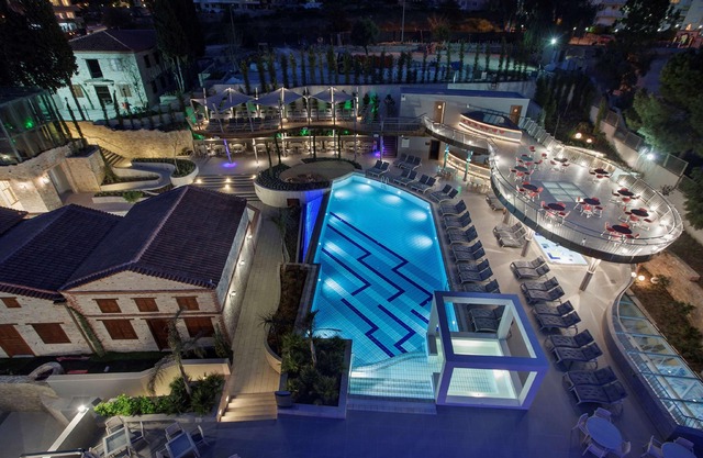 DoubleTree by Hilton Kusadasi