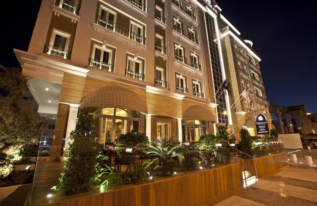 Zubarah Hotel