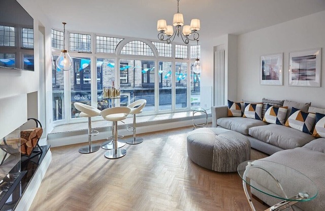 Host & Stay | Oxford House