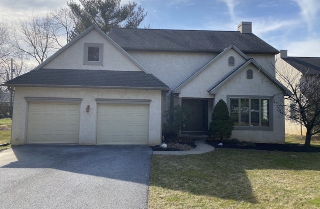 Lancaster County Home Centrally Located