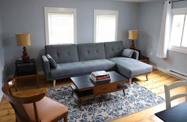 Leaf Peeping Apartment in the Kaaterskill Clove