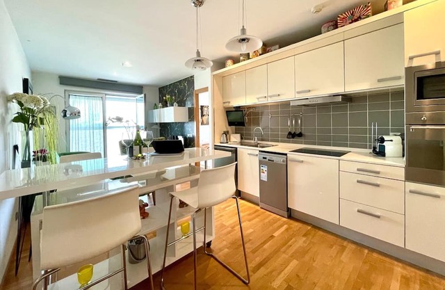 Apartment in front of Fira Gran Via