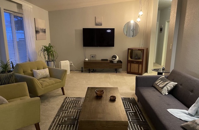 Downtown Vintage Edison/Bow Steps To Shops/Cafes/Pubs