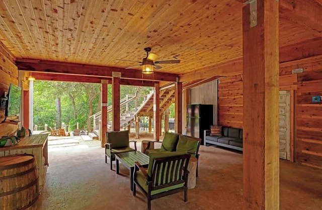 Life is Gruene-riverfront Luxury-1mi To Gruenehall