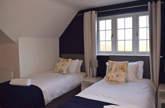 Contractor Accommodation - sleeps up to 14 people