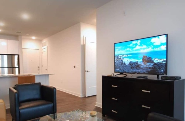 Cozy 1-bedroom apartment in charming Minneapolis with AC, WiFi
