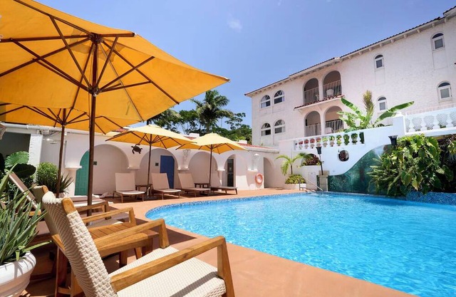 Suite, 1BR at Mount Cinnamon, Enjoy Sea Glimpses and Breeze on Balcony