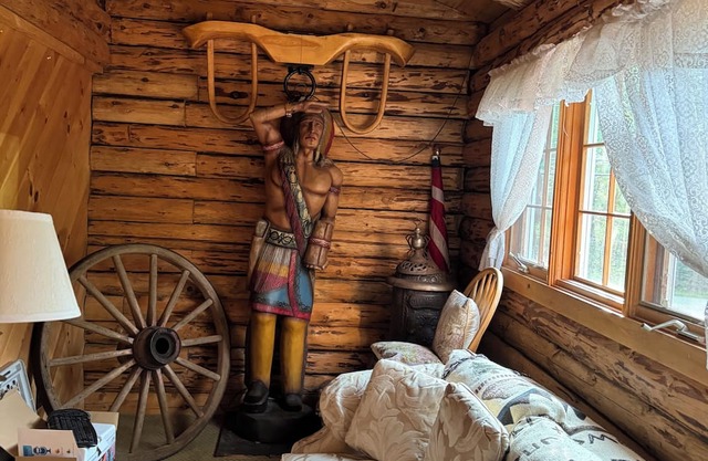 Cozy 3-bedroom cabin in welcoming Conway with AC, WiFi