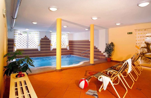 Holiday apartment with sauna and indoor pool
