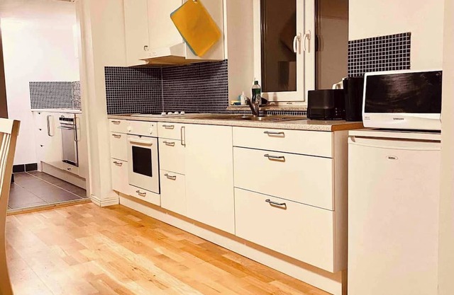 Bjurvik's Villa - Flat 1 - Business Customers Only