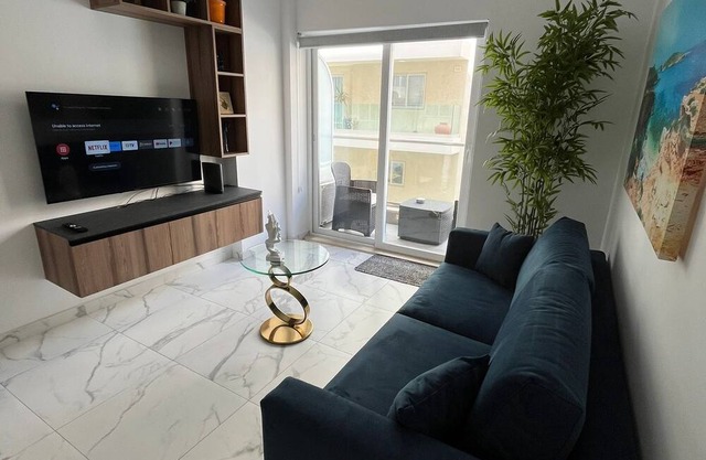 NEW, Sea-side View Lux Apartment