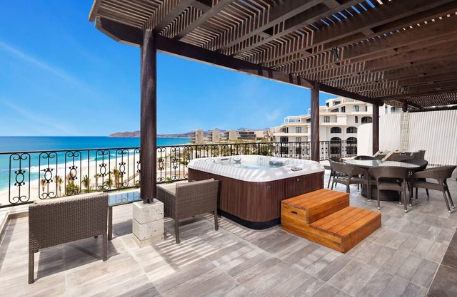 Villa La Valencia Beach Resort & Spa