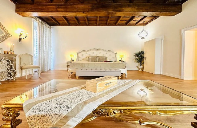 ECHOES OF ANCIENT ROME: A GLIMPSE INTO MODERN COMFORT AND HISTORY, SPANISH STEPS