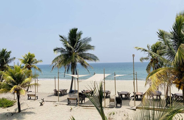 Beach Hotel-Resort View (free breakfast)