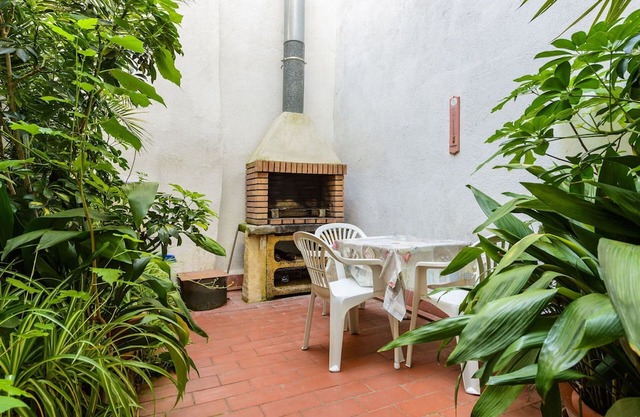 Stunning private villa for 17 guests with hot tub, WIFI, TV, terrace and pets allowed
