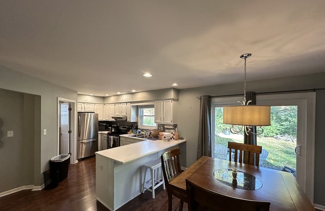 Easy interstate access puts you anywhere in Louisville within 15 minutes.