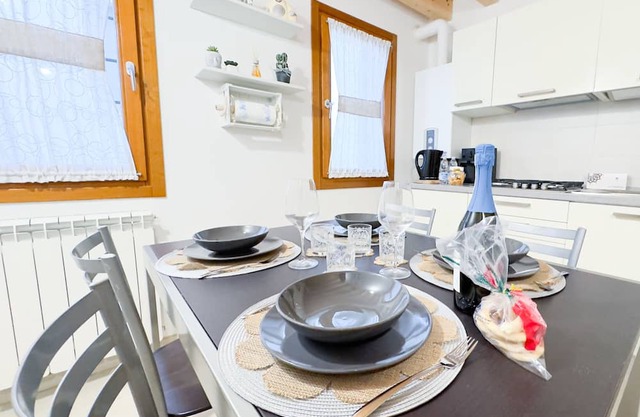 Romantic Flower - One Bedroom Apartment, Sleeps 4