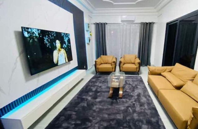 Elegant Appartement F3 - Point E Dakar. Sécurisé & Centrale Tout Service Inclus