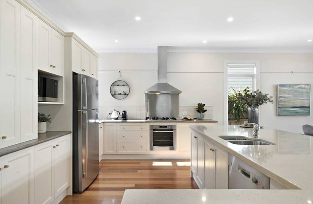 Essendon Gem Bungalow 4BR