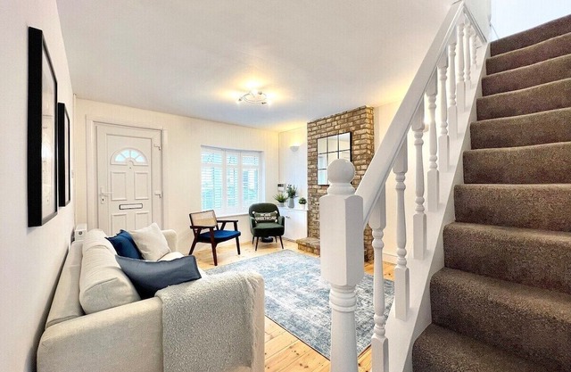 Stunning Windsor Cottage, Perfect Location