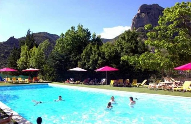 Camping 4 étoiles - Piscine - eeeaee
