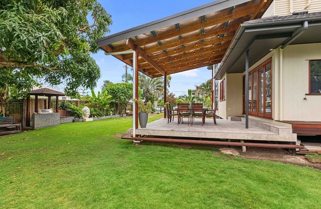 "Sandgate Hideway" - Sandgate Q 4017