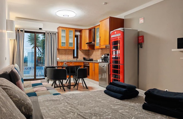 Garden View Apartment with Pool and BBQ