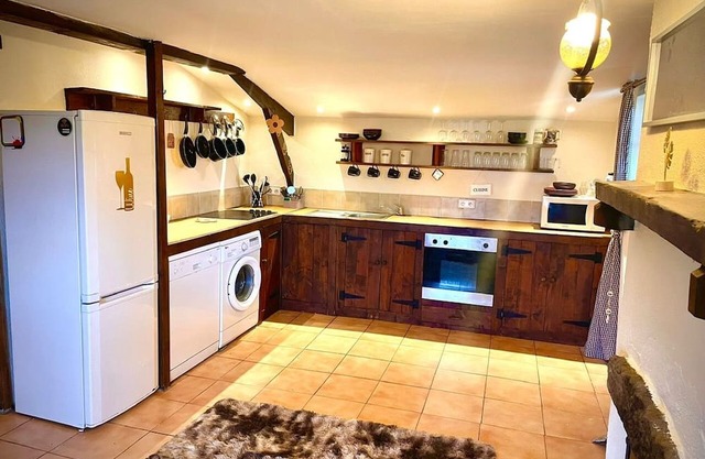 Idyllic Country Cottage with Magnificent Views & Hot Tub