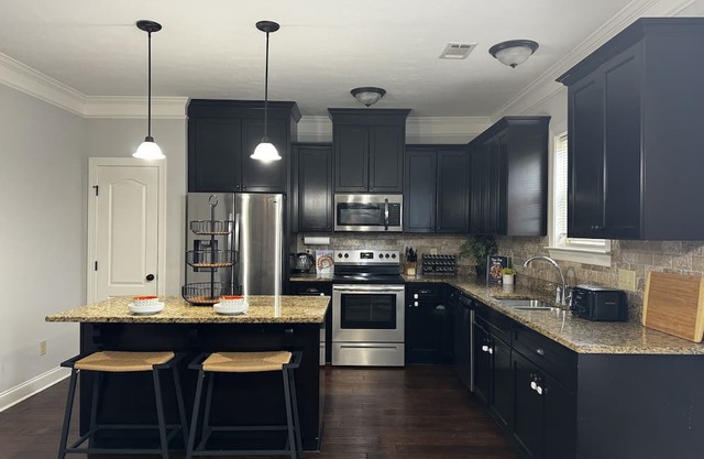 NEW l Unique l Modern l Cozy