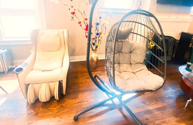 Step into luxury at our fully equipped, cozy 4/5 BR, a blend of style & comfort.