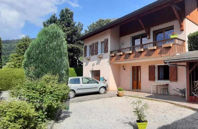 Apartment 'Studio Pres Du Lac D'Annecy' with Mountain View, Private Garden and Wi-Fi