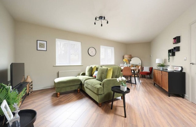 Stylish Flat With Sofa Bed in Malmesbury!