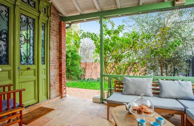 Large house with garden in Courbevoie - Welkeys