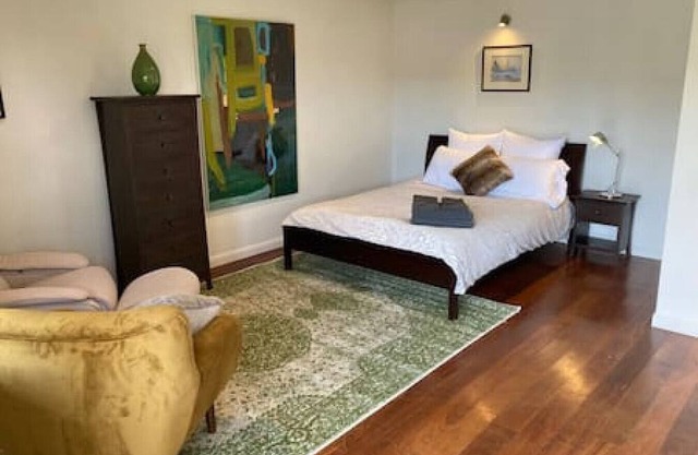 Stylish Grey Lynn studio