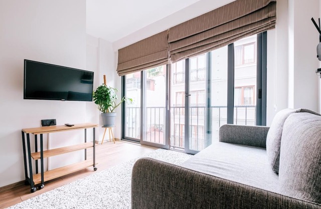 Cozy Flat 5 min to Taksim, 7 min to Galataport