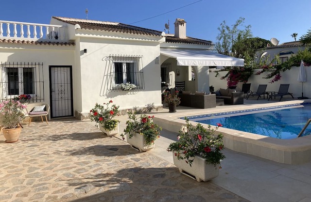 Spacious Villa with private pool - Torrevieja