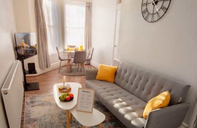 1 Bedroom - Lilliputian Snowflake Suite