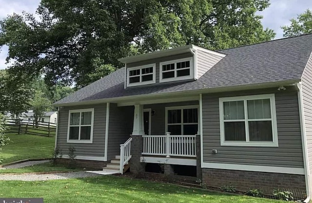 Cozy Home in quiet neighborhood. Dog friendly, with fenced backyard.