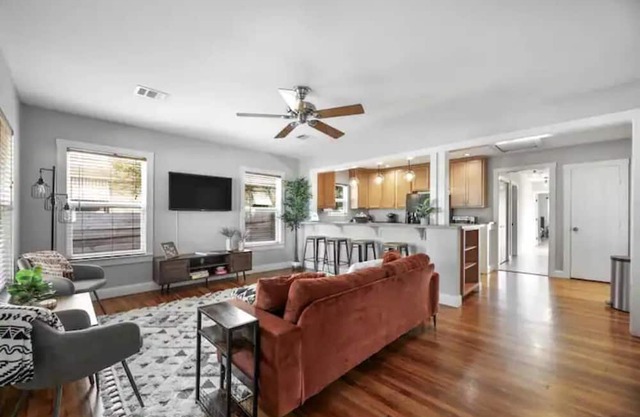 ROOMY RANCH: Local to SXSW, Austin City Limits & ATX Open