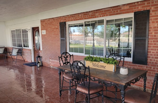 Adorable Cottage Rented by Room #3