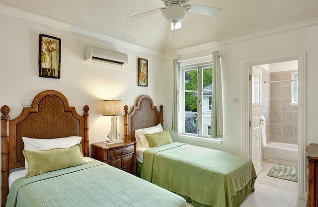 Luxury Townhome in Sandy Lane Neighborhood