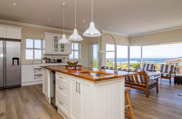 Salt & Sea Family Home | Ocean view