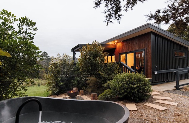Hidden Springs Retreat - Karangahake Mountain View
