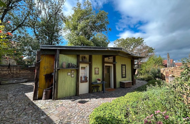 Holiday Home 'Das Künstlerhaus' with Private Terrace, Private Garden and Wi-Fi