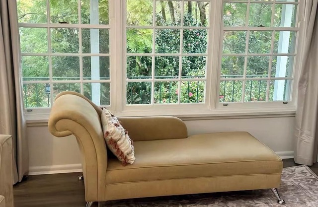 Glenbrook Bluegum Hideaway (sleeps 6) - pet friendly. Your home away from home