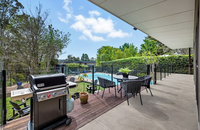 Moments from the Glenbrook entrance to Blue Mountains National Park!