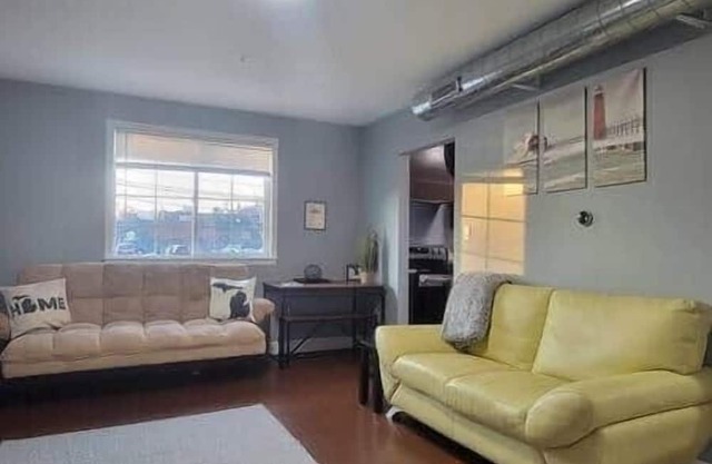 *the Michigander* Entire Queen BR suite!n@MicroLux