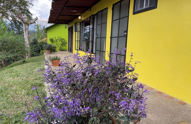 Maravillosa casa campestre en las montañas. Pet Friendly!