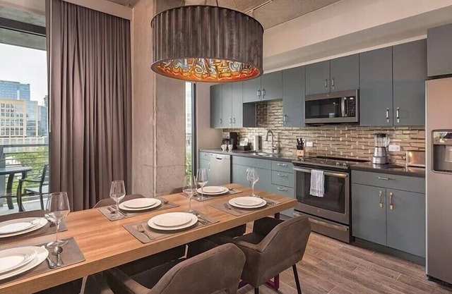 2-bedroom presidential suite Austin, TX