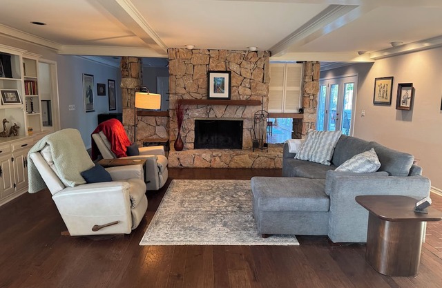 3BR house in OKC, 2 living spaces, pool, pet friendly, fenced yard, corner lot